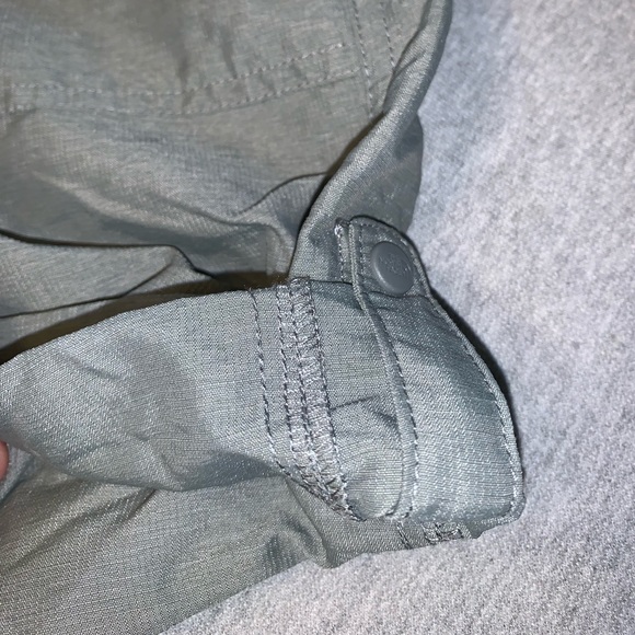 North Face Women’s Shorts Size 6 Nice! - Picture 5 of 8